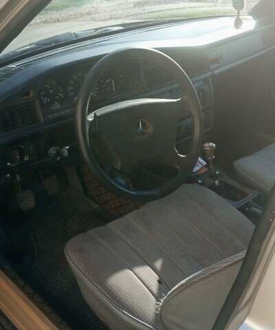 Бежевый Мерседес 190, объемом двигателя 2 л и пробегом 290 тыс. км за 1400 $, фото 1 на Automoto.ua