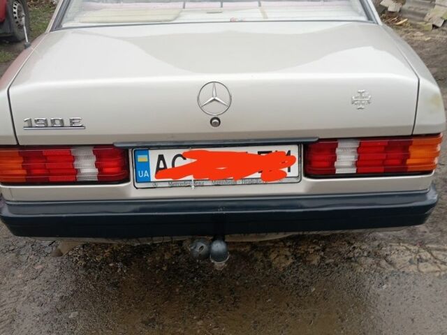 Бежевый Мерседес 190, объемом двигателя 2.2 л и пробегом 370 тыс. км за 2700 $, фото 2 на Automoto.ua