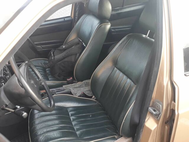 Бежевий Мерседес 190, об'ємом двигуна 2 л та пробігом 350 тис. км за 1700 $, фото 2 на Automoto.ua