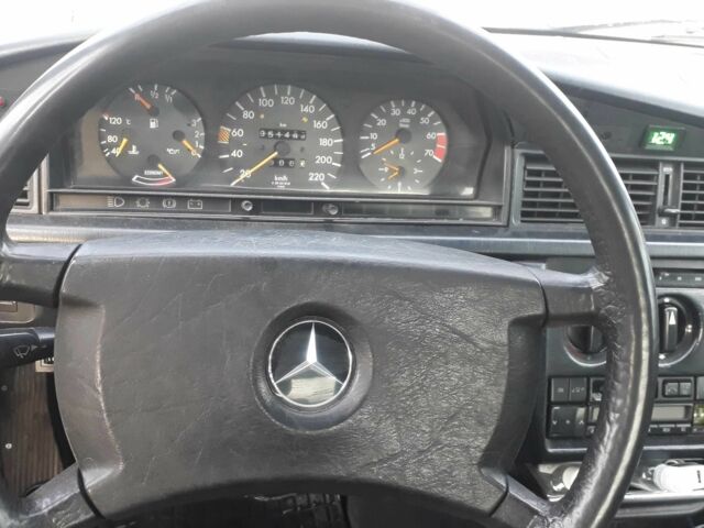 Бежевий Мерседес 190, об'ємом двигуна 2 л та пробігом 350 тис. км за 1700 $, фото 4 на Automoto.ua