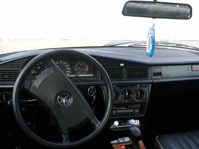 Бежевий Мерседес 190, об'ємом двигуна 2 л та пробігом 350 тис. км за 1700 $, фото 8 на Automoto.ua