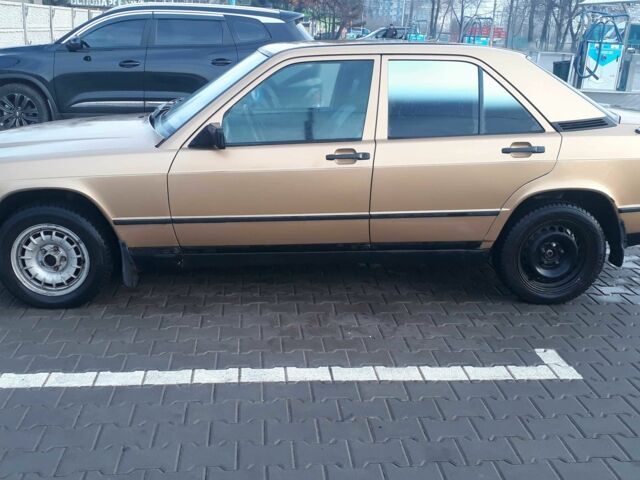 Бежевий Мерседес 190, об'ємом двигуна 2 л та пробігом 350 тис. км за 1700 $, фото 5 на Automoto.ua