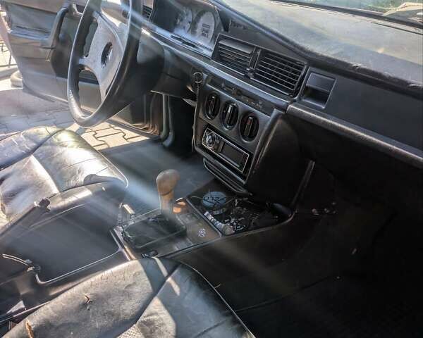 Чорний Мерседес 190, об'ємом двигуна 2 л та пробігом 550 тис. км за 800 $, фото 3 на Automoto.ua