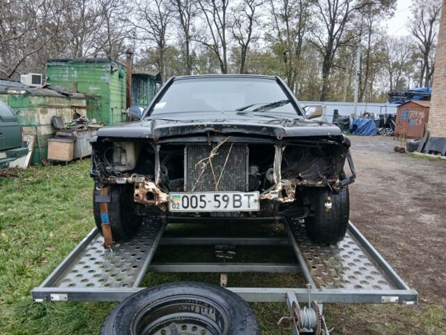 Чорний Мерседес 190, об'ємом двигуна 2 л та пробігом 300 тис. км за 750 $, фото 3 на Automoto.ua