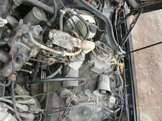 Чорний Мерседес 190, об'ємом двигуна 2 л та пробігом 300 тис. км за 750 $, фото 6 на Automoto.ua