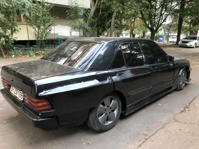 Черный Мерседес 190, объемом двигателя 2 л и пробегом 120 тыс. км за 1000 $, фото 3 на Automoto.ua