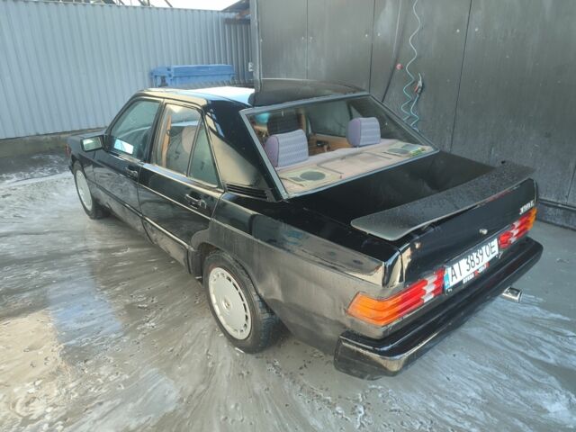 Чорний Мерседес 190, об'ємом двигуна 2 л та пробігом 300 тис. км за 1650 $, фото 3 на Automoto.ua