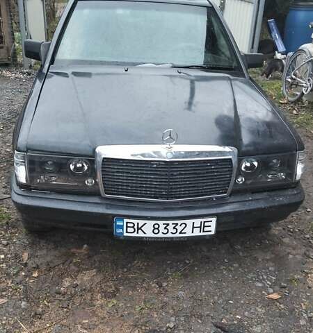 Чорний Мерседес 190, об'ємом двигуна 2.5 л та пробігом 630 тис. км за 2400 $, фото 3 на Automoto.ua