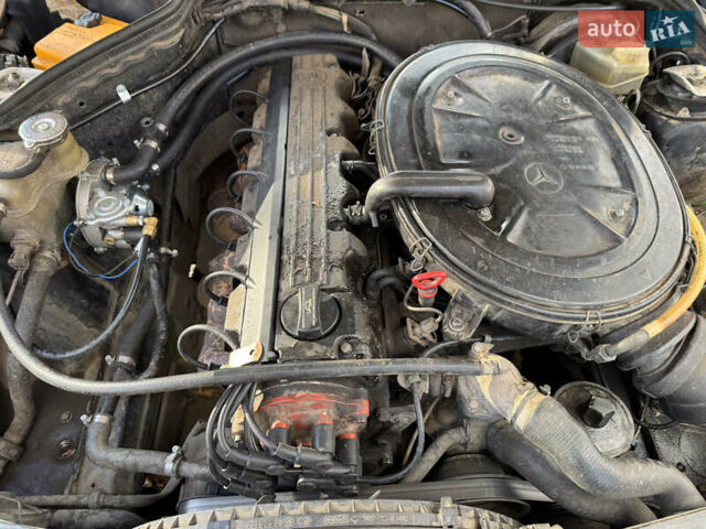 Черный Мерседес 190, объемом двигателя 2.6 л и пробегом 267 тыс. км за 2999 $, фото 12 на Automoto.ua