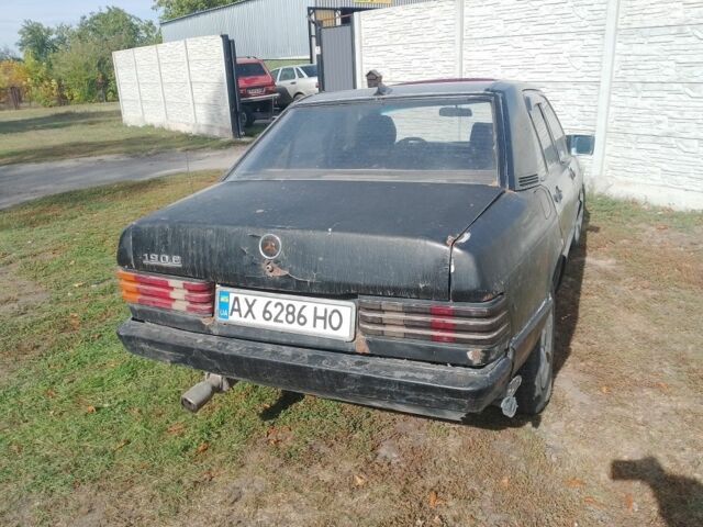 Черный Мерседес 190, объемом двигателя 2 л и пробегом 500 тыс. км за 900 $, фото 6 на Automoto.ua