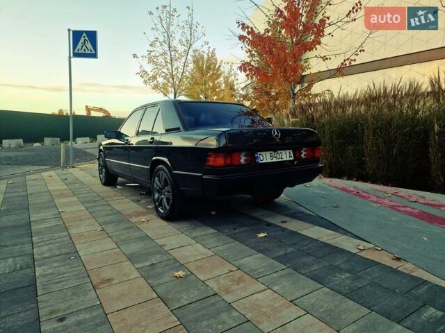 Черный Мерседес 190, объемом двигателя 2.3 л и пробегом 271 тыс. км за 4000 $, фото 10 на Automoto.ua