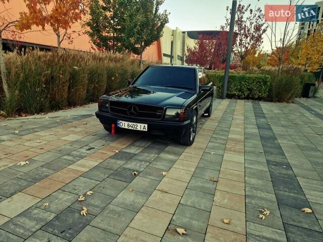 Черный Мерседес 190, объемом двигателя 2.3 л и пробегом 271 тыс. км за 4000 $, фото 3 на Automoto.ua