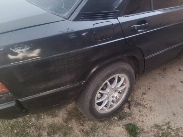 Черный Мерседес 190, объемом двигателя 2 л и пробегом 2 тыс. км за 1800 $, фото 4 на Automoto.ua