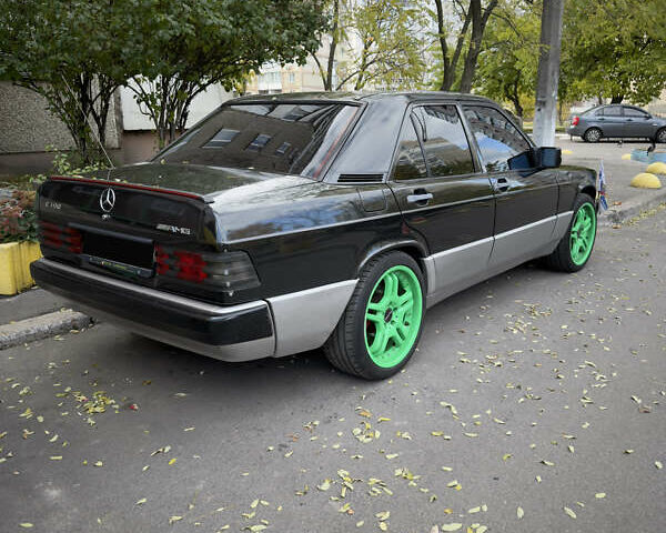 Черный Мерседес 190, объемом двигателя 2 л и пробегом 374 тыс. км за 6500 $, фото 3 на Automoto.ua