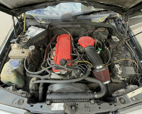 Черный Мерседес 190, объемом двигателя 2 л и пробегом 374 тыс. км за 6500 $, фото 6 на Automoto.ua