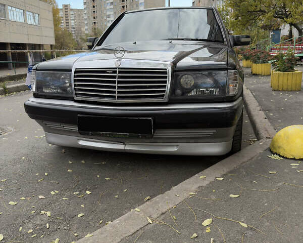 Черный Мерседес 190, объемом двигателя 2 л и пробегом 374 тыс. км за 6500 $, фото 23 на Automoto.ua