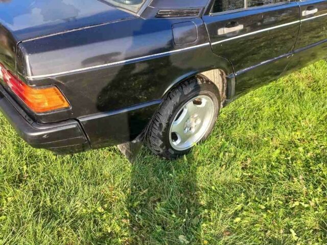 Чорний Мерседес 190, об'ємом двигуна 2.2 л та пробігом 500 тис. км за 709 $, фото 3 на Automoto.ua