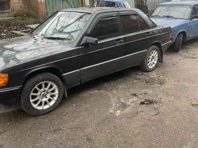 Чорний Мерседес 190, об'ємом двигуна 1.8 л та пробігом 300 тис. км за 1500 $, фото 9 на Automoto.ua