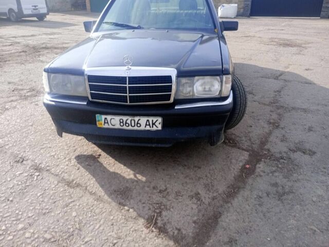 Чорний Мерседес 190, об'ємом двигуна 1 л та пробігом 300 тис. км за 1400 $, фото 1 на Automoto.ua