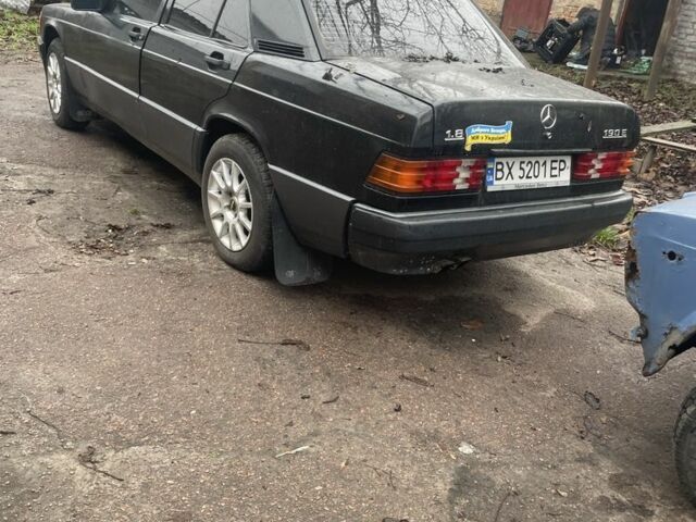 Чорний Мерседес 190, об'ємом двигуна 1.8 л та пробігом 300 тис. км за 1500 $, фото 5 на Automoto.ua