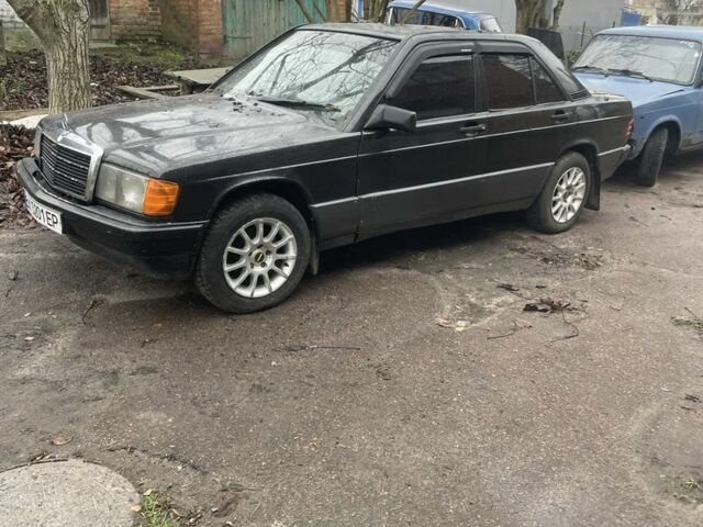 Чорний Мерседес 190, об'ємом двигуна 1.8 л та пробігом 300 тис. км за 1500 $, фото 6 на Automoto.ua