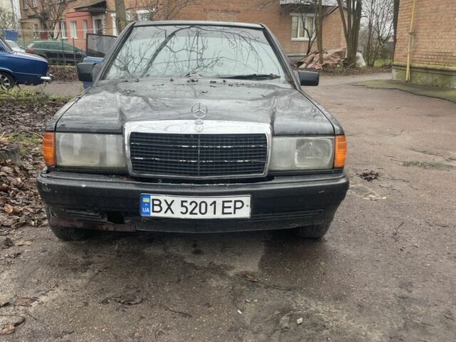Чорний Мерседес 190, об'ємом двигуна 1.8 л та пробігом 300 тис. км за 1500 $, фото 7 на Automoto.ua