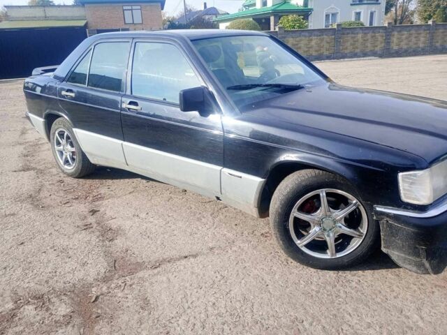 Чорний Мерседес 190, об'ємом двигуна 1 л та пробігом 300 тис. км за 1400 $, фото 2 на Automoto.ua