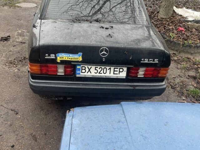 Чорний Мерседес 190, об'ємом двигуна 1.8 л та пробігом 300 тис. км за 1500 $, фото 4 на Automoto.ua