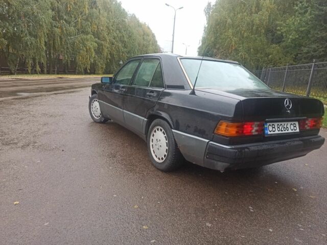 Черный Мерседес 190, объемом двигателя 2 л и пробегом 420 тыс. км за 2000 $, фото 6 на Automoto.ua