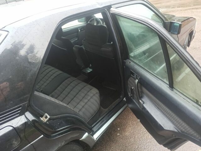 Черный Мерседес 190, объемом двигателя 2 л и пробегом 420 тыс. км за 2000 $, фото 7 на Automoto.ua