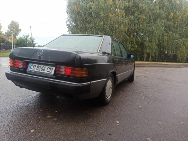 Черный Мерседес 190, объемом двигателя 2 л и пробегом 420 тыс. км за 2000 $, фото 5 на Automoto.ua
