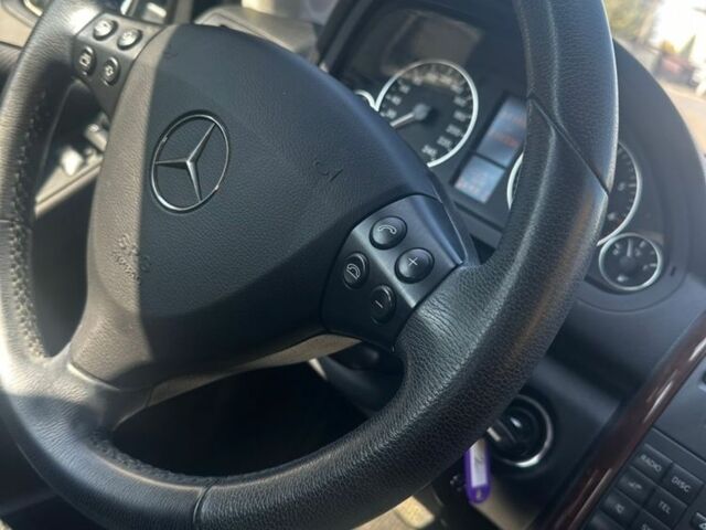 Черный Мерседес 190, объемом двигателя 0 л и пробегом 1 тыс. км за 8700 $, фото 2 на Automoto.ua