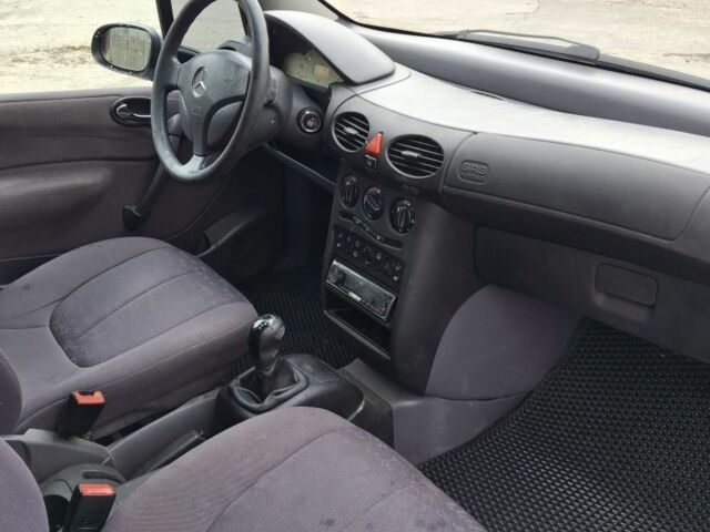 Фиолетовый Мерседес 190, объемом двигателя 1.9 л и пробегом 111 тыс. км за 2550 $, фото 5 на Automoto.ua