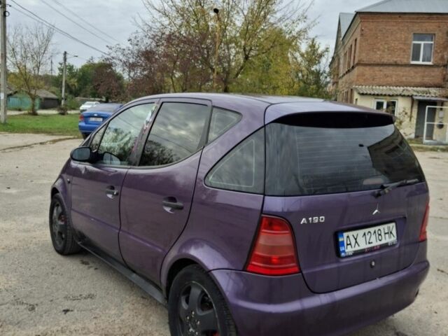 Фиолетовый Мерседес 190, объемом двигателя 1.9 л и пробегом 111 тыс. км за 2550 $, фото 4 на Automoto.ua