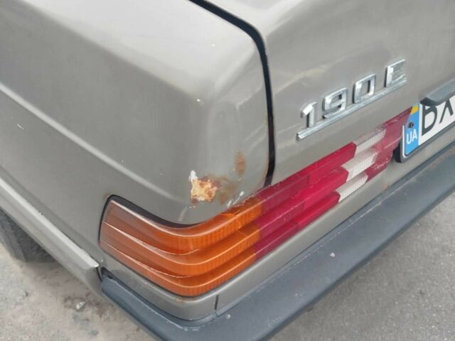 Коричневий Мерседес 190, об'ємом двигуна 2.3 л та пробігом 300 тис. км за 1000 $, фото 3 на Automoto.ua