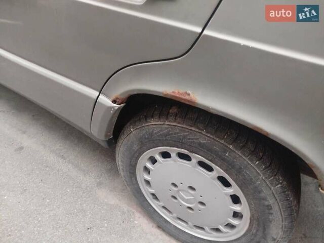 Коричневый Мерседес 190, объемом двигателя 2.3 л и пробегом 300 тыс. км за 1000 $, фото 3 на Automoto.ua