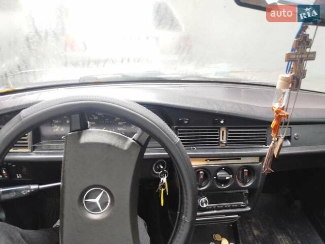 Коричневый Мерседес 190, объемом двигателя 2.3 л и пробегом 300 тыс. км за 1000 $, фото 10 на Automoto.ua