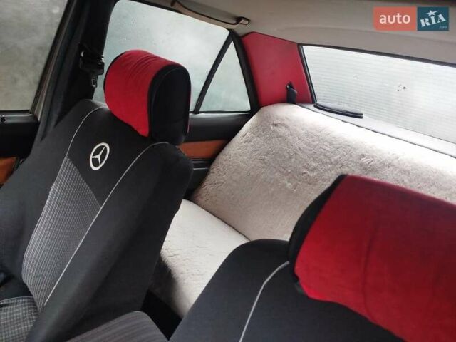 Коричневый Мерседес 190, объемом двигателя 2.3 л и пробегом 300 тыс. км за 1000 $, фото 9 на Automoto.ua