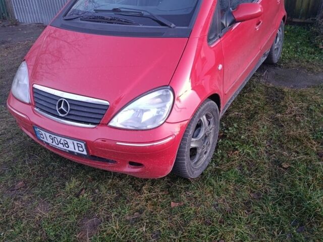 Красный Мерседес 190, объемом двигателя 1.9 л и пробегом 293 тыс. км за 3000 $, фото 1 на Automoto.ua