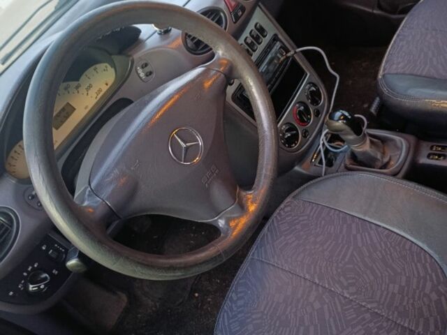 Красный Мерседес 190, объемом двигателя 1.9 л и пробегом 293 тыс. км за 3000 $, фото 4 на Automoto.ua