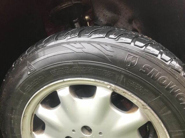 Червоний Мерседес 190, об'ємом двигуна 2.3 л та пробігом 552 тис. км за 2550 $, фото 9 на Automoto.ua