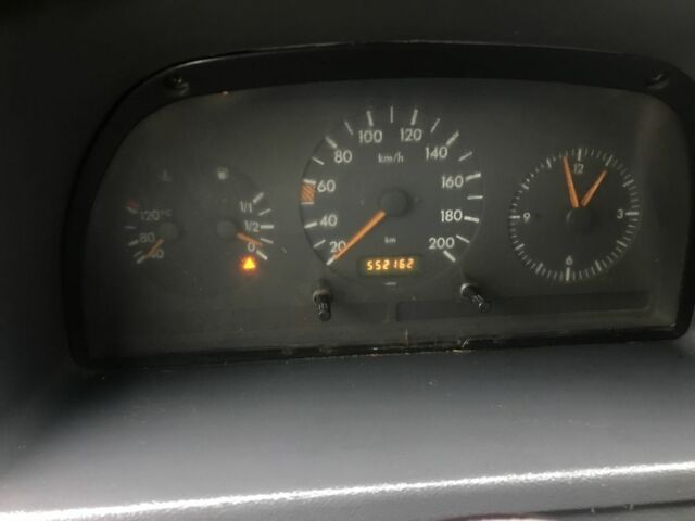 Червоний Мерседес 190, об'ємом двигуна 2.3 л та пробігом 552 тис. км за 2550 $, фото 13 на Automoto.ua