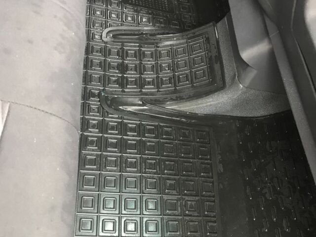 Червоний Мерседес 190, об'ємом двигуна 2.3 л та пробігом 552 тис. км за 2550 $, фото 2 на Automoto.ua