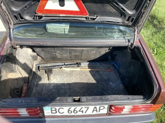 Красный Мерседес 190, объемом двигателя 2 л и пробегом 300 тыс. км за 1500 $, фото 10 на Automoto.ua