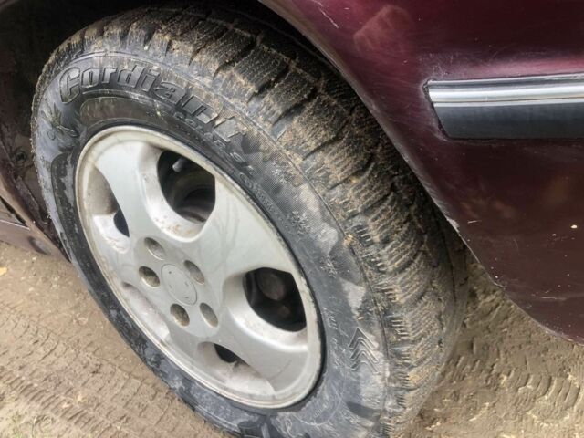 Красный Мерседес 190, объемом двигателя 2 л и пробегом 600 тыс. км за 950 $, фото 14 на Automoto.ua