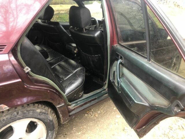 Красный Мерседес 190, объемом двигателя 2 л и пробегом 600 тыс. км за 950 $, фото 13 на Automoto.ua