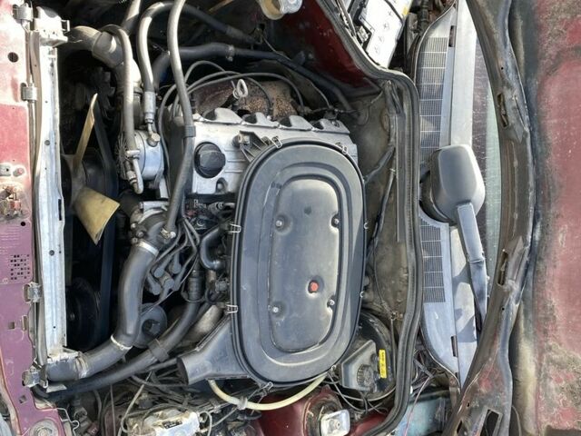 Красный Мерседес 190, объемом двигателя 2 л и пробегом 300 тыс. км за 1500 $, фото 7 на Automoto.ua