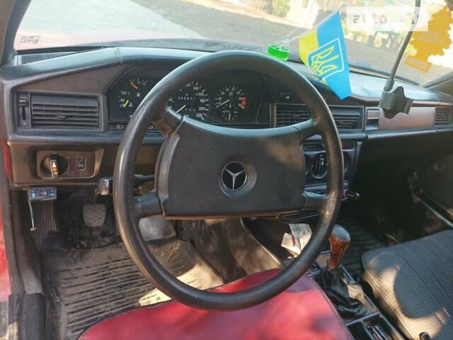 Червоний Мерседес 190, об'ємом двигуна 2 л та пробігом 362 тис. км за 1250 $, фото 5 на Automoto.ua