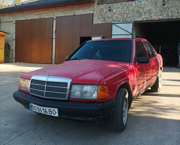 Червоний Мерседес 190, об'ємом двигуна 2 л та пробігом 362 тис. км за 1250 $, фото 1 на Automoto.ua