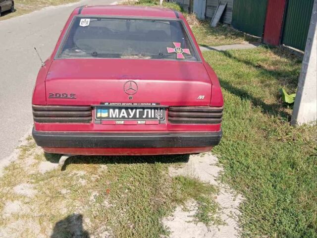 Красный Мерседес 190, объемом двигателя 0 л и пробегом 300 тыс. км за 958 $, фото 2 на Automoto.ua